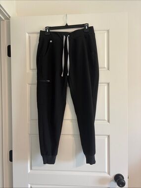 Women’s Small/Petite Figs Zamora Jogger Scrub Pant Black